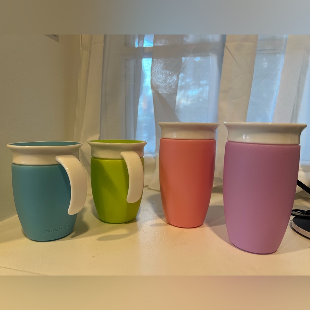Munchkin Mugs with and without handles Set of 4